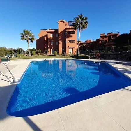 Apartamento Espacioso Muy Tranquilo Con Piscinas Y Jardines Cercano A La Playa Estepona Exterior photo