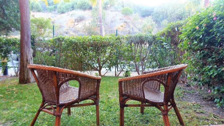 Apartamento Espacioso Muy Tranquilo Con Piscinas Y Jardines Cercano A La Playa Estepona Exterior photo